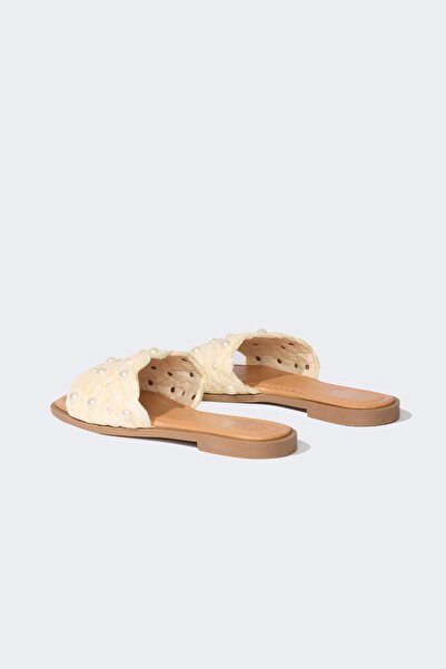 DeFacto Kadın İnci Detaylı Tek Bantlı Düz Taban Terlik E2501AX25SM