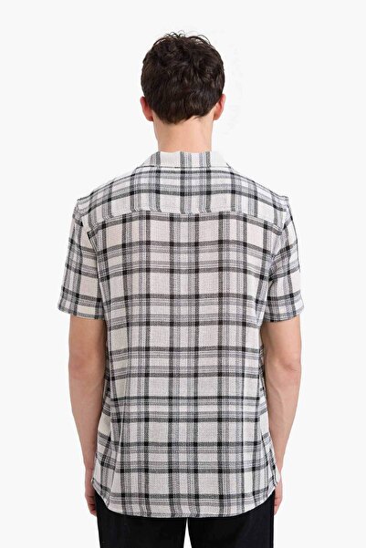 DeFacto Regular Fit Polo Yaka Kareli Yazlık Pamuklu Kısa Kollu Gömlek D7661AX25SP