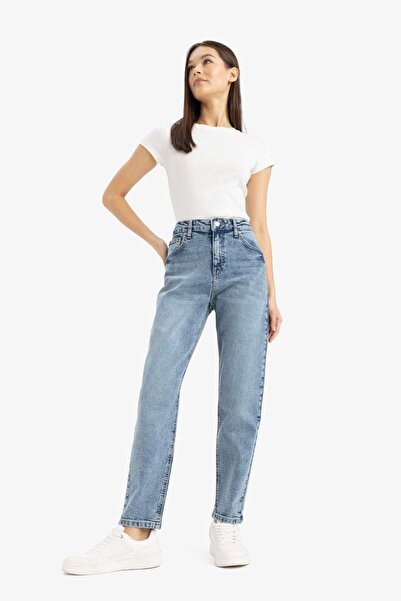 DeFacto Lina Comfort Mom Normal Bel Düz Paça Jean Kar Yıkamalı Pantolon D8209AX25SP