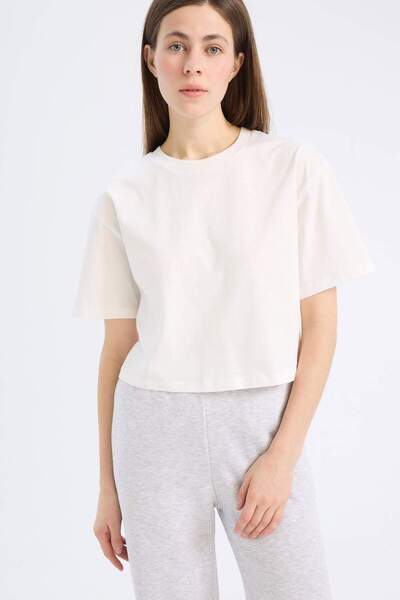 DeFacto Boxy Fit Crew Neck Basic Plain Combed Cotton Short Sleeve T-Shirt C7459Ax25Sm