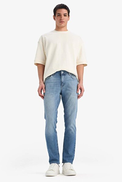 DeFacto Pedro Slim Fit Dar Kalıp Normal Bel Dar Paça Jean Pantolon E9305AX25SP