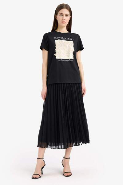 DeFacto Μπλουζάκι με κοντό μανίκι με κανονική εφαρμογή με λαιμόκοψη με λουλούδια E5144AX25SM