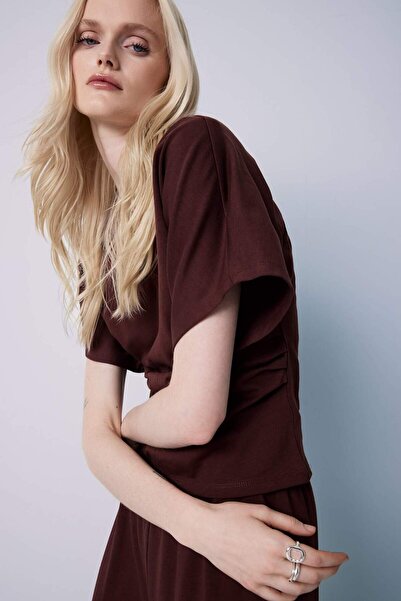 DeFacto Тениска с тънка кройка с кръгло деколте и драпирана първокласна тенис...