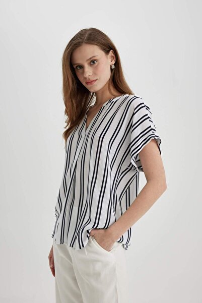 DeFacto Μπλούζα με κοντό μανίκι με ριγέ ύφασμα με κανονική εφαρμογή C0999AX24SM