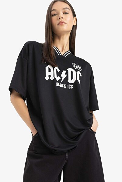 DeFacto Coool AC/DC Oversize Wide Fit V-Ausschnitt Rücken bedrucktes Kurzarm-T-Shirt E6137AX25SM
