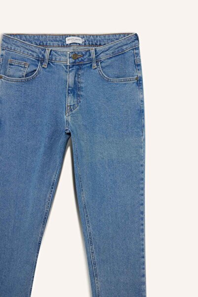 DeFacto Pedro Slim Fit Dar Kalıp Normal Bel Dar Paça Jean Pantolon E1929AX25SP