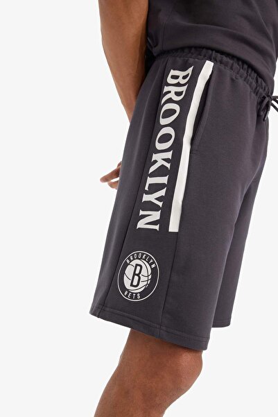 DeFacto DeFactoFit NBA Brooklyn Nets Oversize Geniş Kalıp Kısa Paça Şort E2188AX25SM