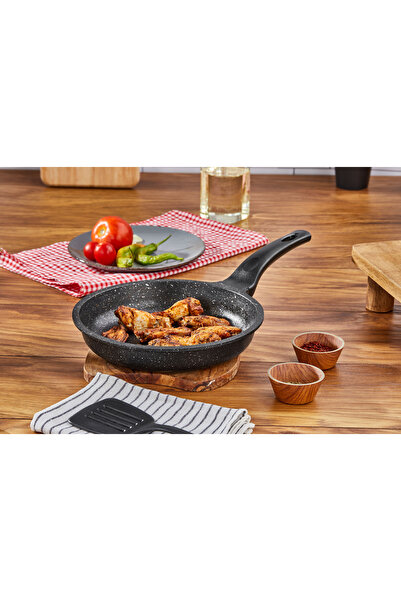 RSS Lav Döküm Midi Boy Saplı Tava 24cm