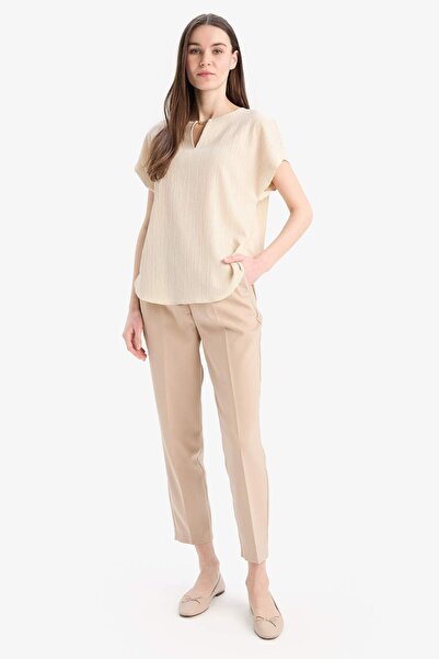 DeFacto Regular Fit Apaş Yaka Basic Düz Kısa Kollu Bluz E6586AX25SP