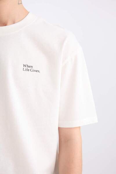 DeFacto %100 Pamuk Boxy Fit Bisiklet Yaka Sırt Baskılı Kısa Kollu Tişört E0910AX25SM