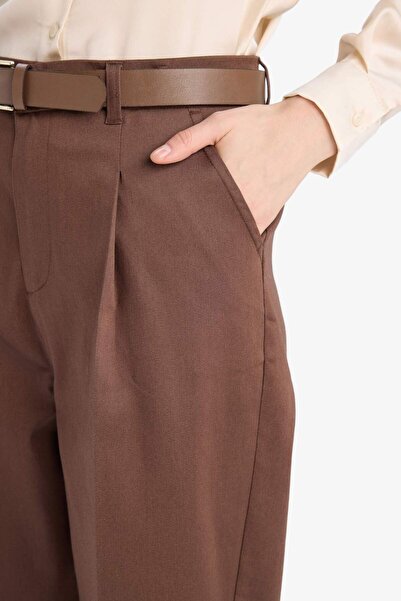 DeFacto Carrot Fit Kemerli Klasik Pantolon Yüksek Bel Dar Paça Piliseli Basic Düz Kısa Paça D4282AX25SM