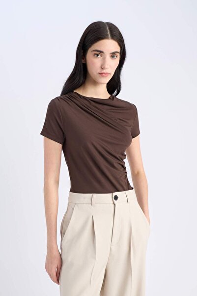 DeFacto Μπλουζάκι με κοντό μανίκι με λαιμόκοψη Soft Touch Slim Fit E7016ax25sp