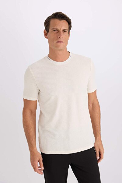 DeFacto Slim Fit Dar Kesim Bisiklet Yaka Krinkıl Kısa Kollu Tişört D7225AX25SP