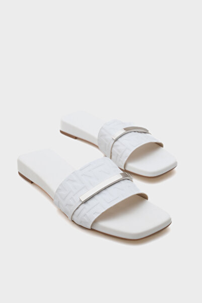 Capone Outfitters Mame Blunt Toe Metal Accessory Short Heeled Comfort Women's Slippers