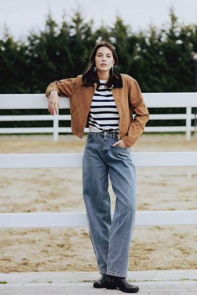 DeFacto Regular Fit Contrast Collar Zippered Basic Plain Pocket Seasonal Cotton Jacket Coat E6260Ax25Sp