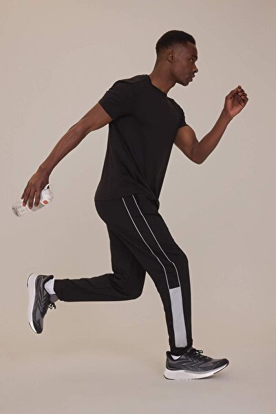 DeFacto DeFactoFit Stretchy Fabric Standard Fit Crew Neck με εμπριμέ μπλουζάκι με κοντό μανίκι D7304AX25SP