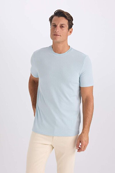 DeFacto Slim Fit Dar Kesim Bisiklet Yaka Krinkıl Kısa Kollu Tişört D7225AX25SP