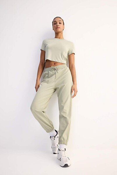 DeFacto DeFactoFit Crop Bisiklet Yaka Basic Düz Sporcu Kısa Kollu Tişört D7295AX25SP