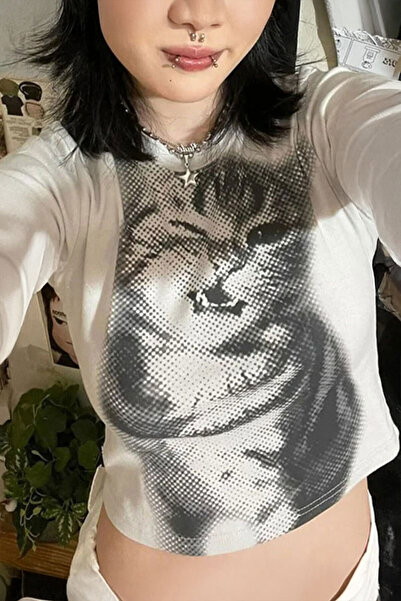 Karakedi White Baby Cat Gothic Y2K Long Sleeve Crop