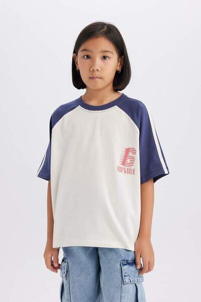 DeFacto Girl Oversize Wide Fit Crew Neck Short Sleeve T-Shirt D8539A825Sm