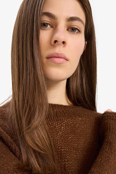 DeFacto Regular Fit Bootcut Basic Pullover mit Rundhalsausschnitt E6997AX25SP