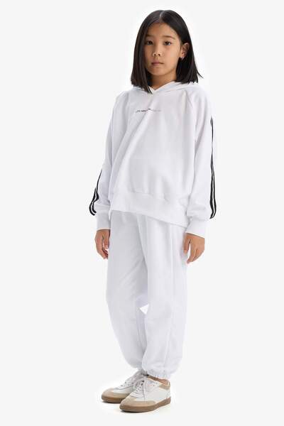 DeFacto Kız Çocuk 2'li Takım Kapüşonlu Baskılı Sweatshirt Beli Paçası Lastikli Eşofman Altı D9497A825SM
