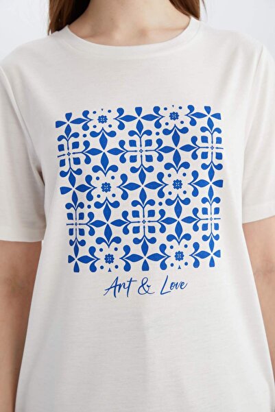 DeFacto Regular Fit Crew Neck Ethnic Print Short Sleeve T-Shirt E1163Ax25Sm