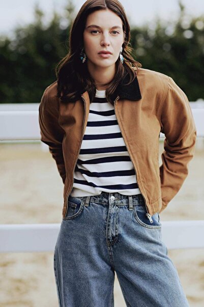 DeFacto Regular Fit Contrast Collar Zippered Basic Plain Pocket Seasonal Cotton Jacket Coat E6260Ax25Sp