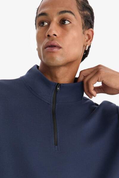 DeFacto DeFactoFit Standard Fit Stand γιακά με φερμουάρ Αθλητικό υφασμάτινο μπλουζάκι E3962AX25SP