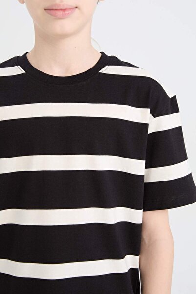 DeFacto Ριγέ κοντομάνικο μπλουζάκι για αγόρια με λαιμόκοψη D7863A825SM