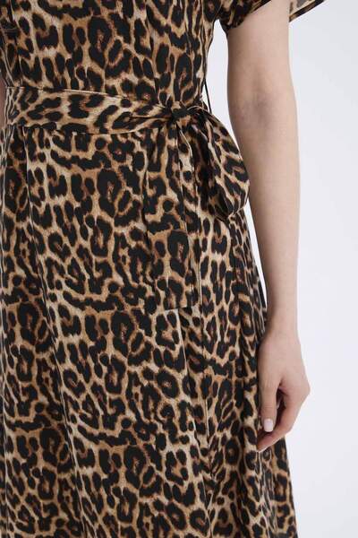DeFacto Regular Fit Bisiklet Yaka Leopar Desenli Kuşaklı Kısa Kollu Midi Elbise E7113AX25SP