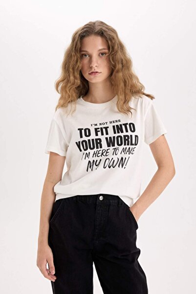 DeFacto Bedrucktes Kurzarm-T-Shirt mit normaler Passform und Rundhalsausschnitt D9599AX25SM