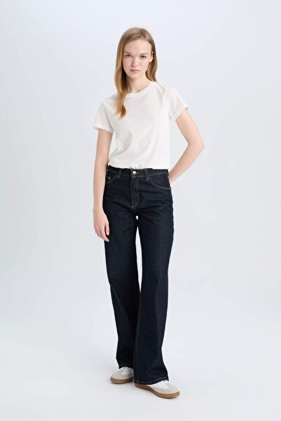 DeFacto Coool Regular Fit Basic Einfach Kurzarm T-Shirt mit Rundhalsausschnitt in Weiß C3852AX25SM