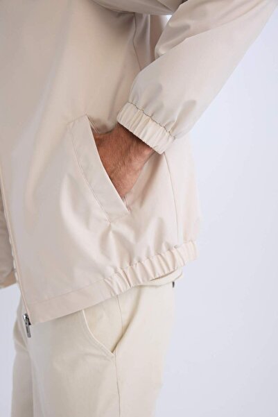 DeFacto Regular Fit Dik Yaka Fermuarlı Cepli Mevsimlik Baharlık Mont D6330AX25SP