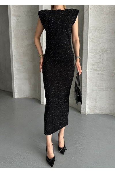 Moda Palmiss Kadın Siyah Taş Detaylı Omuz Vatkalı Midi Elbise
