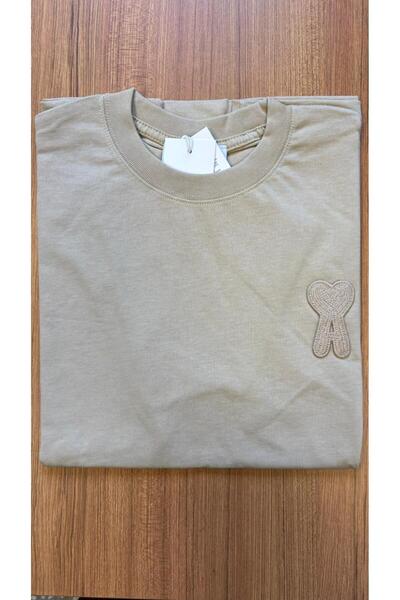 JESSE STORY Μπλουζάκι με σχέδιο κέντημα καρδιάς Unisex από άνδρες σε γυναίκες