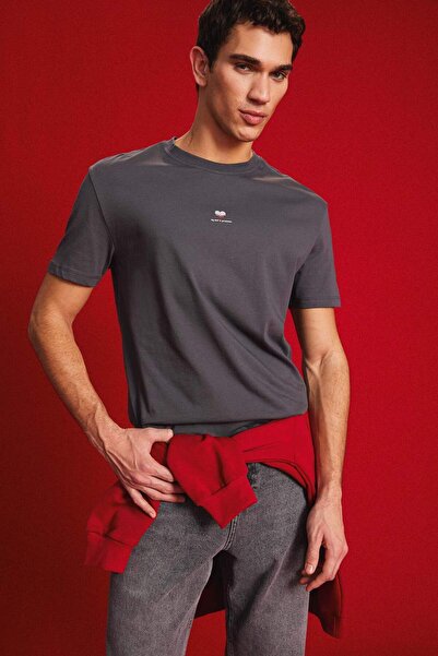 DeFacto Valentinstag-Kurzarm-T-Shirt mit Rundhalsausschnitt und Herz-Aufdruck D5156ax25sp