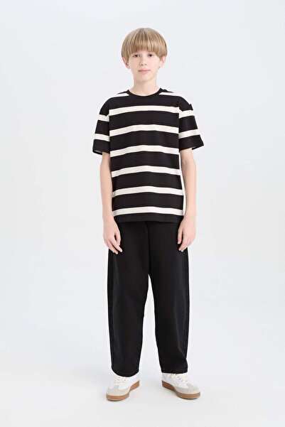 DeFacto Ριγέ κοντομάνικο μπλουζάκι για αγόρια με λαιμόκοψη D7863A825SM