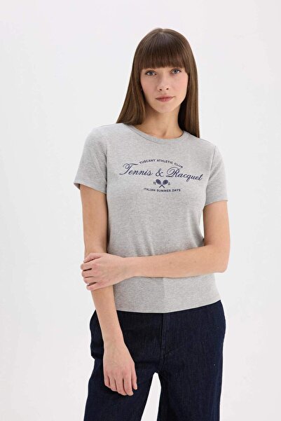 DeFacto Bedrucktes, geripptes Kurzarm-T-Shirt mit normaler Passform und Rundhalsausschnitt E5067AX25SP