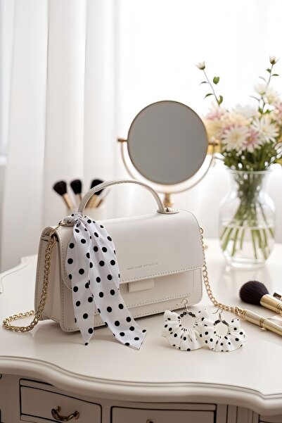 maia Beyaz Siyah Puantiyeli Saten Kumaş Siyah Boncuklu Tasarım Halka Sallantılı Küpe