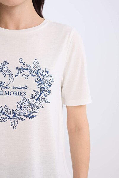 DeFacto Regular Fit Bisiklet Yaka Baskılı Kısa Kollu Tişört E3026AX25SP