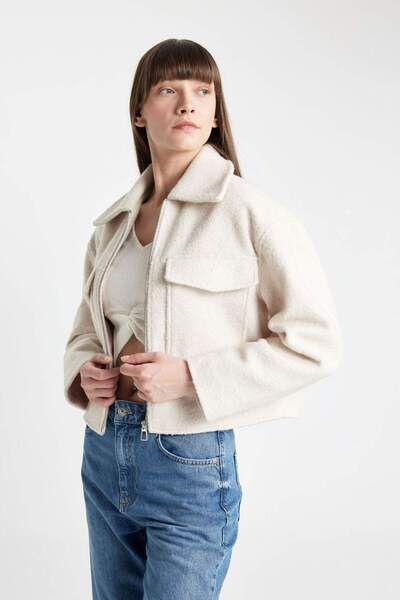 DeFacto Su Geçirmez Regular Kalıp Polo Yaka Fermuarlı Cepli Kısa Kaşe Ceket C0935AX25SP