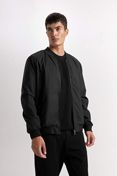 DeFacto Su Geçirmez Slim Fit Dar Kesim Bomber Kolej Yaka Fermuarlı Çift Cepli Mevsimlik Hafif Mont D7319AX25