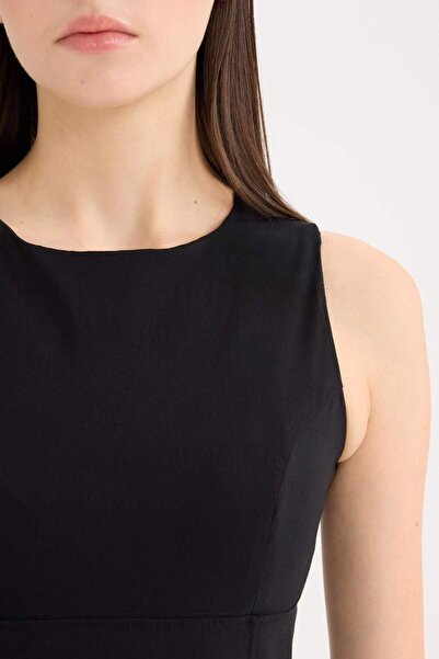 DeFacto Bodycon Vücudu Saran Bisiklet Yaka Bengalin Kolsuz Mini Elbise E3975AX25SP