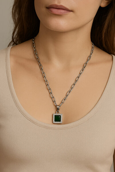 GenelTedarik U&B Bijoux Çelik Zümrüt Uçlu Gümüş Renk Kolye