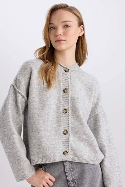 DeFacto Regular Fit Crew Neck Buttoned Knitwear Cardigan E4612Ax24Wn