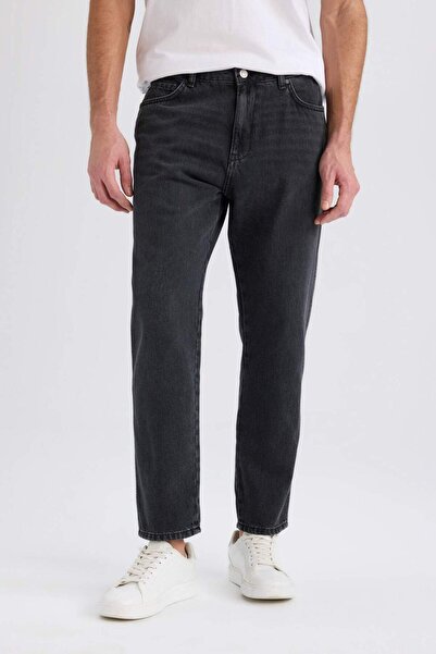DeFacto %100 Pamuk 90s Slim Fit Dar Kalıp Yüksek Bel Dar Paça Yıkamalı Siyah Jean Pantolon D8587AX25SP