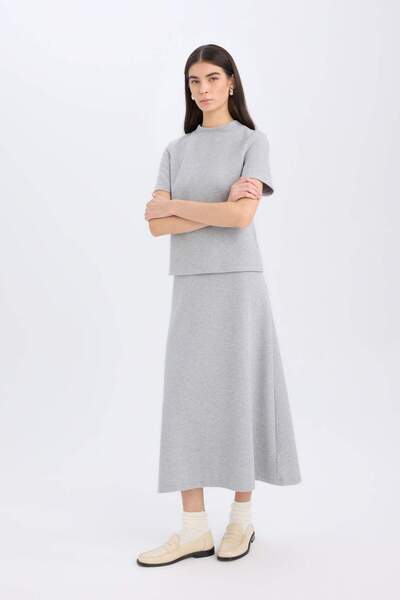 DeFacto Selanik Fabric 2-Piece Set Crew Neck Short Sleeve Top Flexible Waist Midi Skirt E2425Ax24Wn