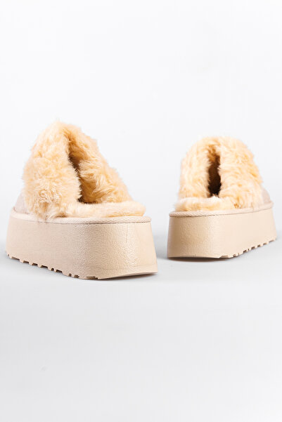 Capone Outfitters Women's Slippers - Furry and Closed Toe