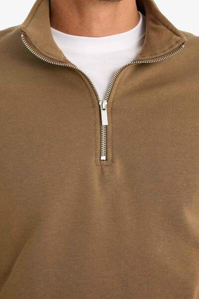 DeFacto Comfort Regular Fit Rahat Kalıp Fermuarlı Dik Yaka Basic Düz Sweatshirt X7405AZ24AU